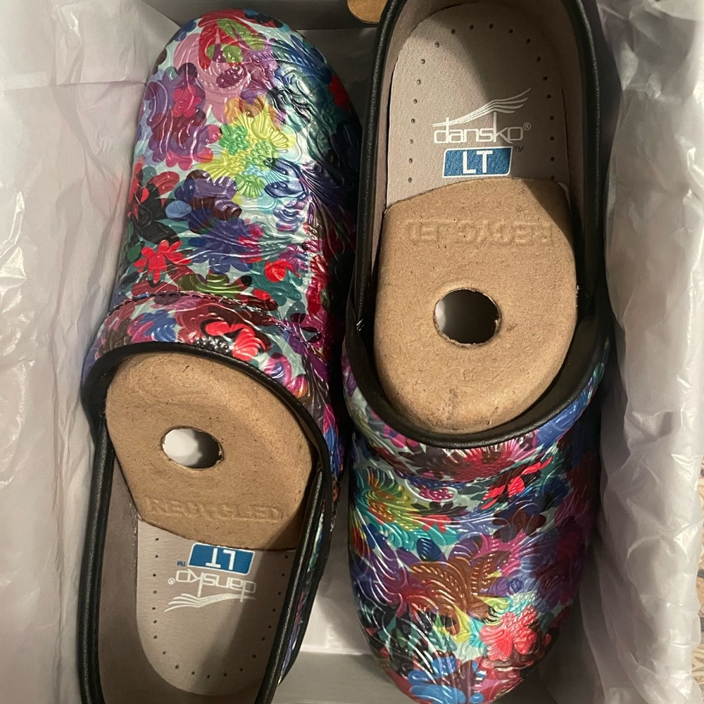 Dansko LT Pro Flower Tooled